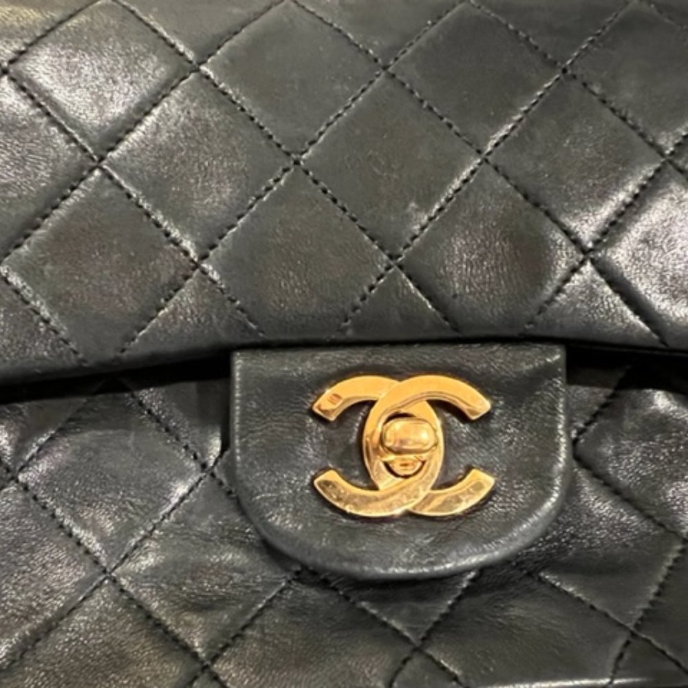 CHANEL Vintage Classic Small Double Flap Bag - Picture 9 of 15